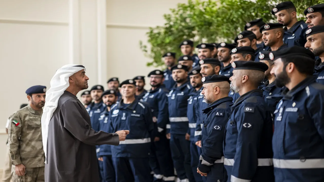 رئيس الدولة يثني على فريق الإمارات للبحث والإنقاذ في استقبال رسمي